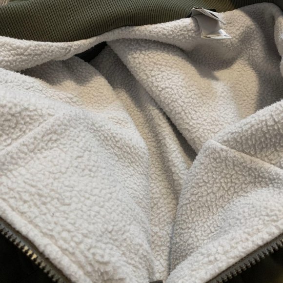 The North Face Sherpa Lined Quilt Vest - Picture 4 of 4